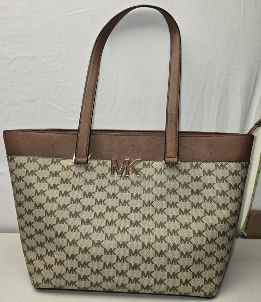 MICHAEL KORS Florence Large Tote Great Pre-Owned Condition